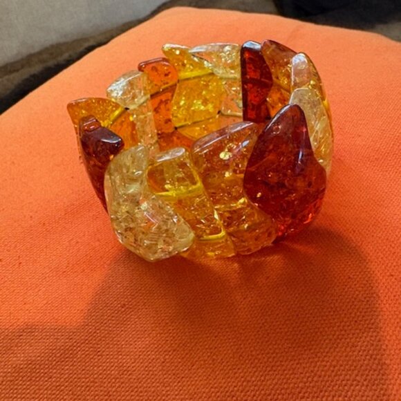 Vintage Faux Amber Confetti Flake Lucite Stretch Bracelet Iris Apfel Vibes - Picture 1 of 5